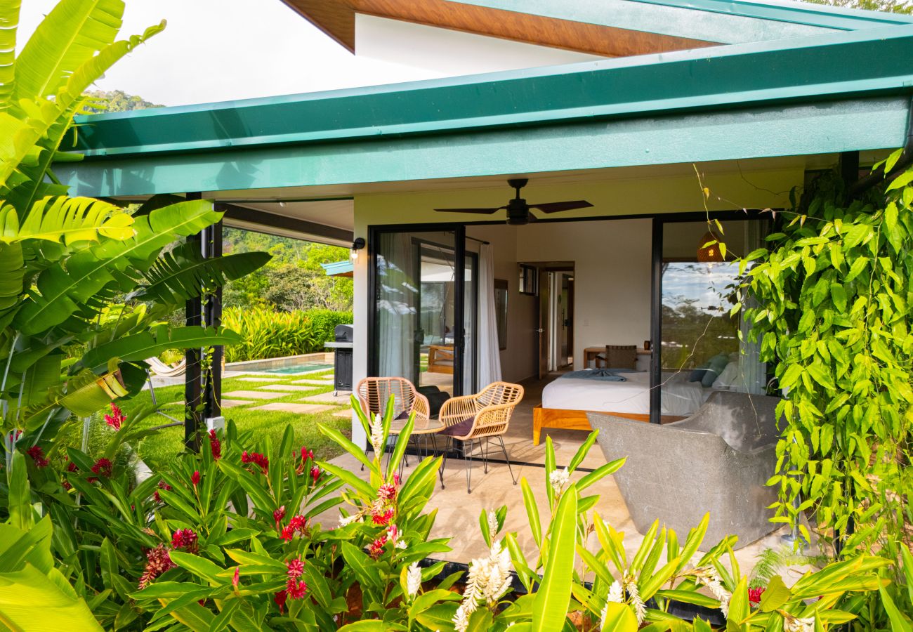 Villa/Dettached house in Puerto Cortés - Oceanview Home & Guesthouse: Luxury in Costa Rica