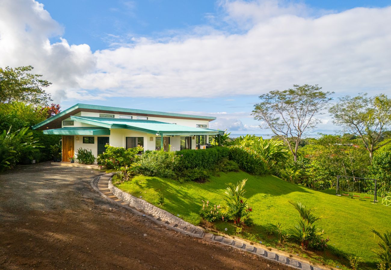 Villa/Dettached house in Puerto Cortés - Oceanview Home & Guesthouse: Luxury in Costa Rica