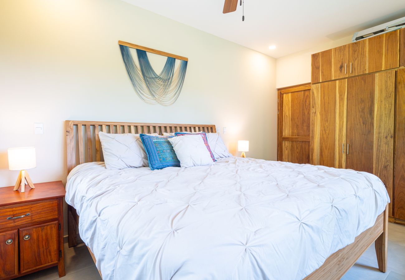 Villa/Dettached house in Puerto Cortés - Oceanview Home & Guesthouse: Luxury in Costa Rica
