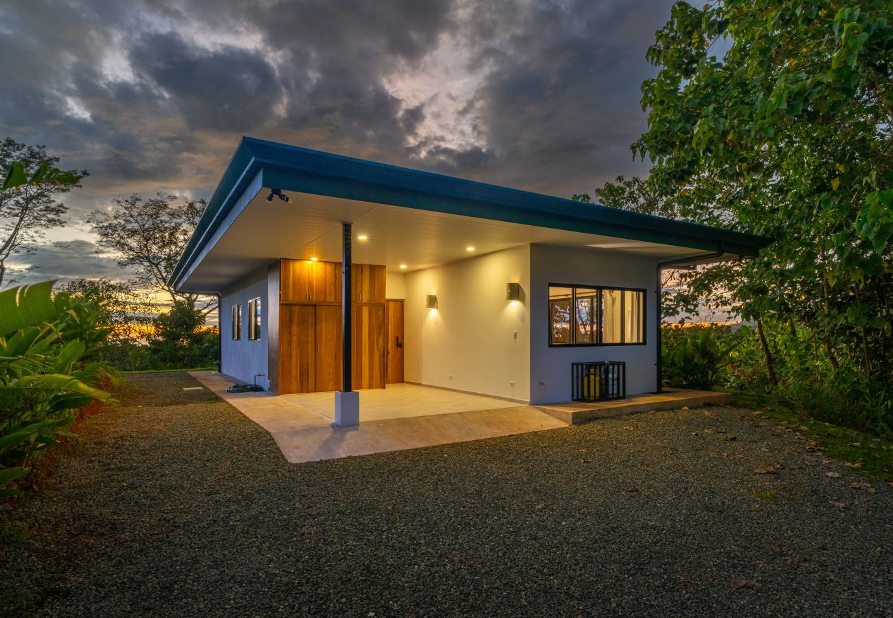 Villa/Dettached house in Puerto Cortés - Oceanview Home & Guesthouse: Luxury in Costa Rica