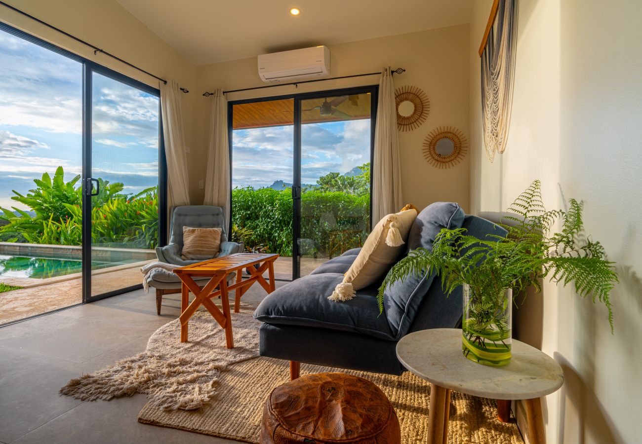 Villa/Dettached house in Puerto Cortés - Oceanview Home & Guesthouse: Luxury in Costa Rica