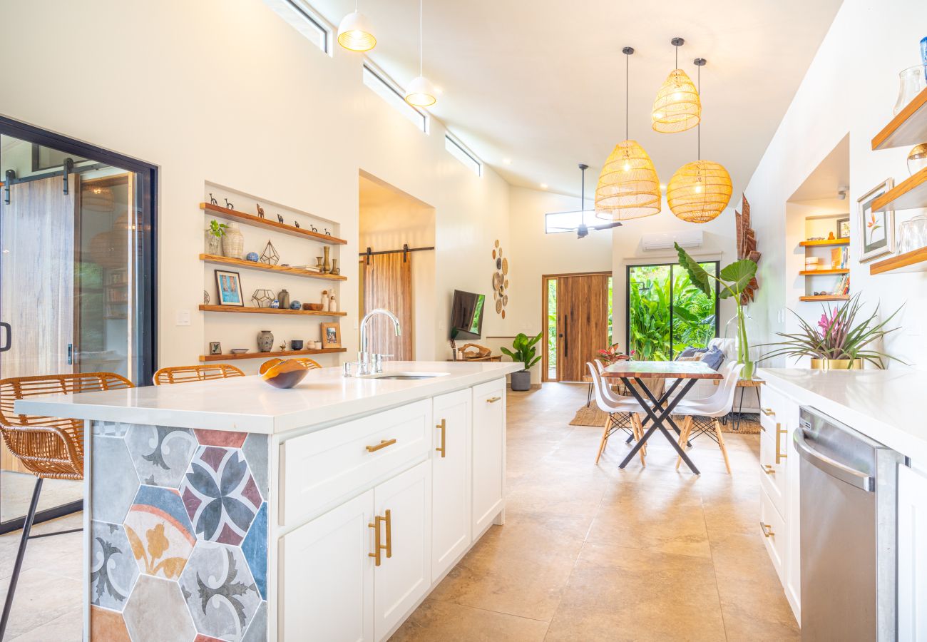 Villa/Dettached house in Puerto Cortés - Oceanview Home & Guesthouse: Luxury in Costa Rica