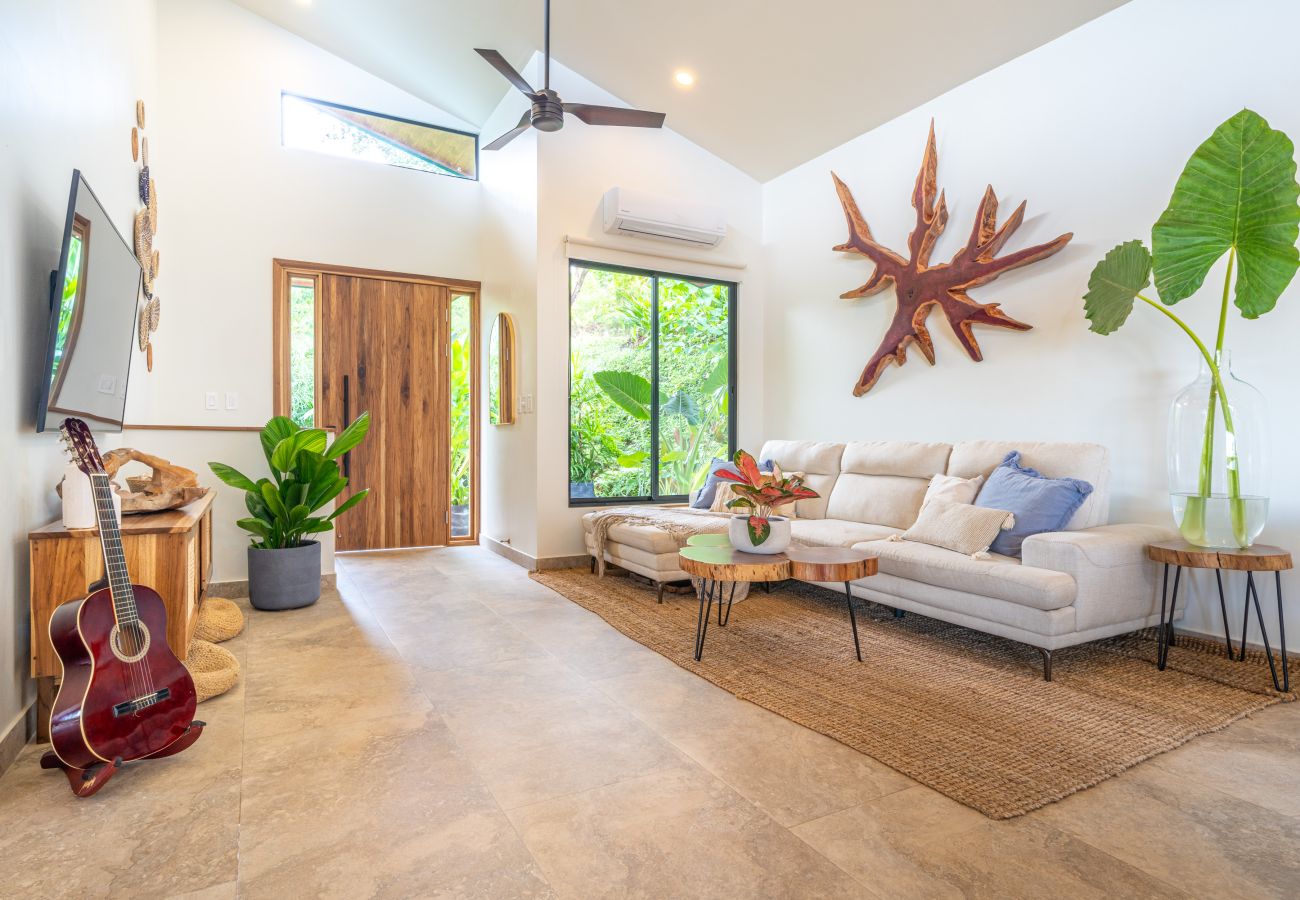 Villa/Dettached house in Puerto Cortés - Oceanview Home & Guesthouse: Luxury in Costa Rica