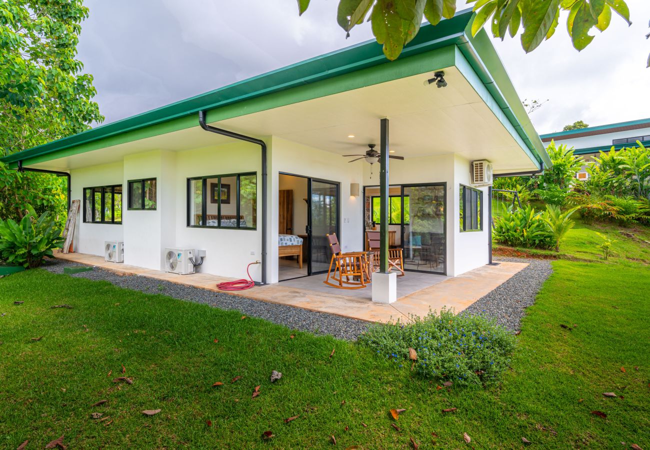 Villa/Dettached house in Puerto Cortés - Oceanview Home & Guesthouse: Luxury in Costa Rica