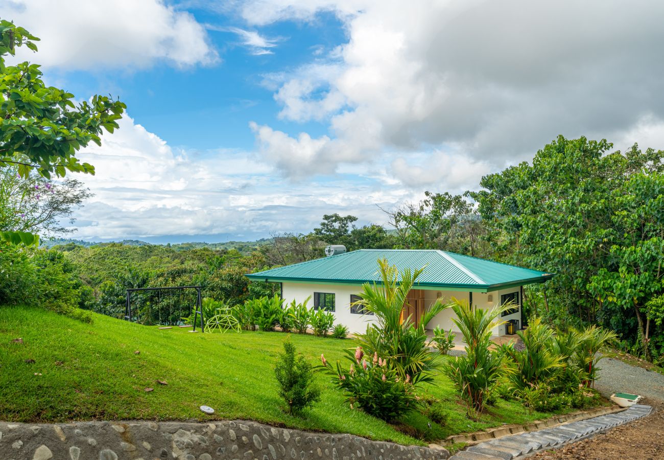 Villa/Dettached house in Puerto Cortés - Oceanview Home & Guesthouse: Luxury in Costa Rica