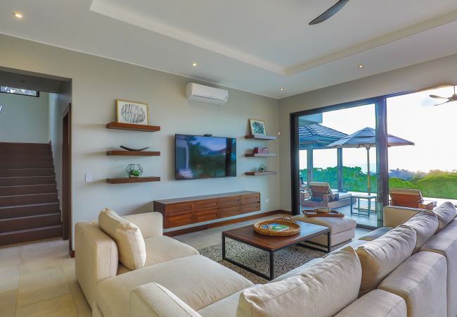 Villa in Dominical - Dreamy Jungle/Ocean-View Luxury Villa w/ pool Villa in Dominical - Dreamy Jungle/Ocean-View Luxury Villa w/ pool