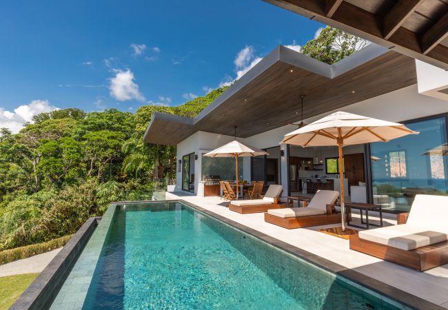 Villa in Bahía Ballena - Dreamy Jungle/Ocean-View Luxury Villa w/ pool