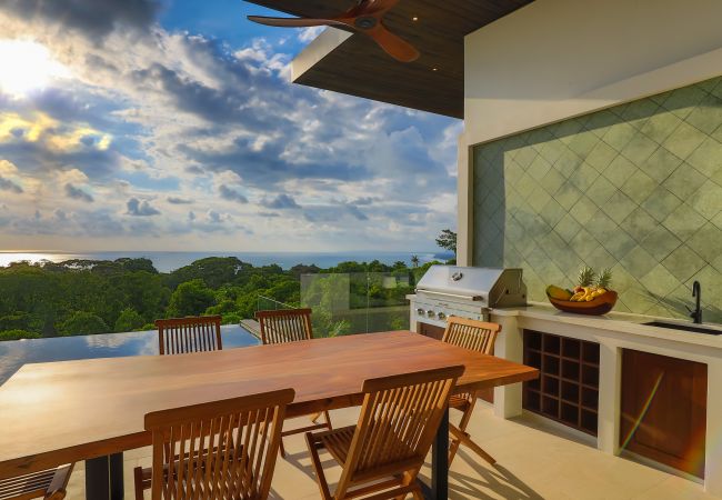 Villa in Dominical - Dreamy Jungle/Ocean-View Luxury Villa w/ pool Villa in Dominical - Dreamy Jungle/Ocean-View Luxury Villa w/ pool