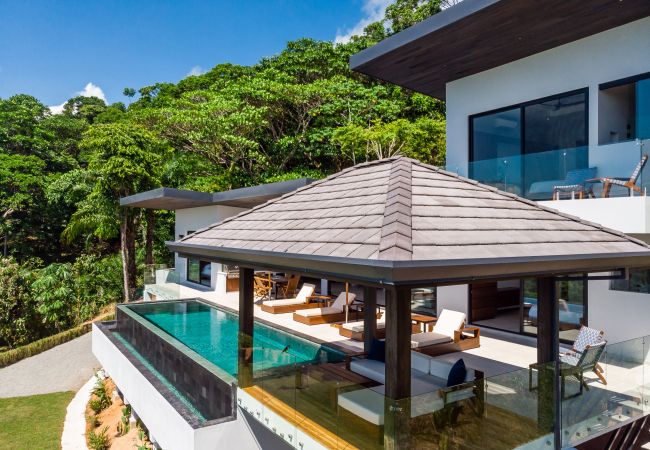 Villa in Dominical - Dreamy Jungle/Ocean-View Luxury Villa w/ pool Villa in Dominical - Dreamy Jungle/Ocean-View Luxury Villa w/ pool