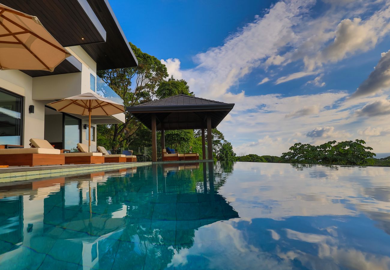 Villa in Bahía Ballena - Dreamy Jungle/Ocean-View Luxury Villa w/ pool