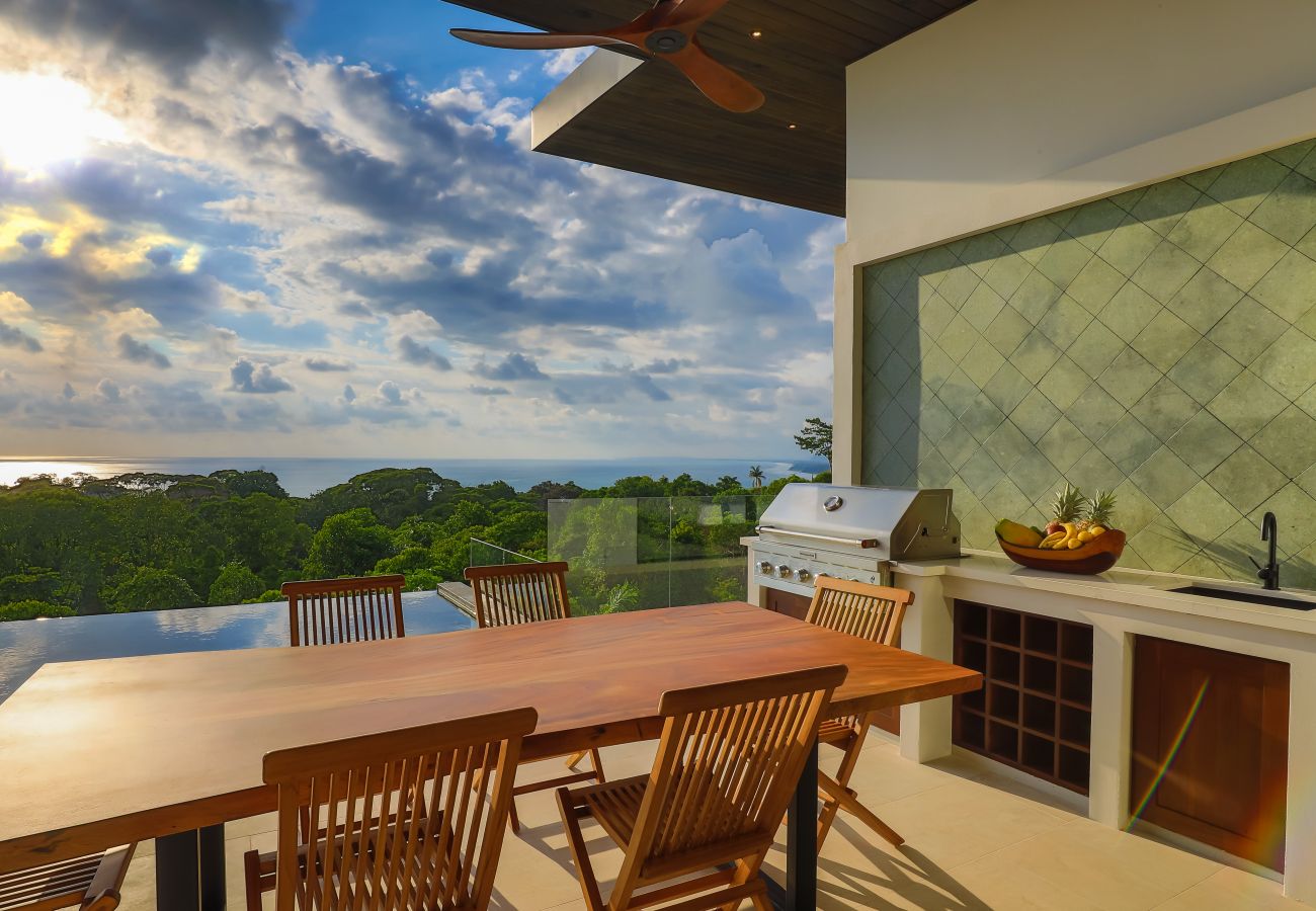 Villa in Bahía Ballena - Dreamy Jungle/Ocean-View Luxury Villa w/ pool