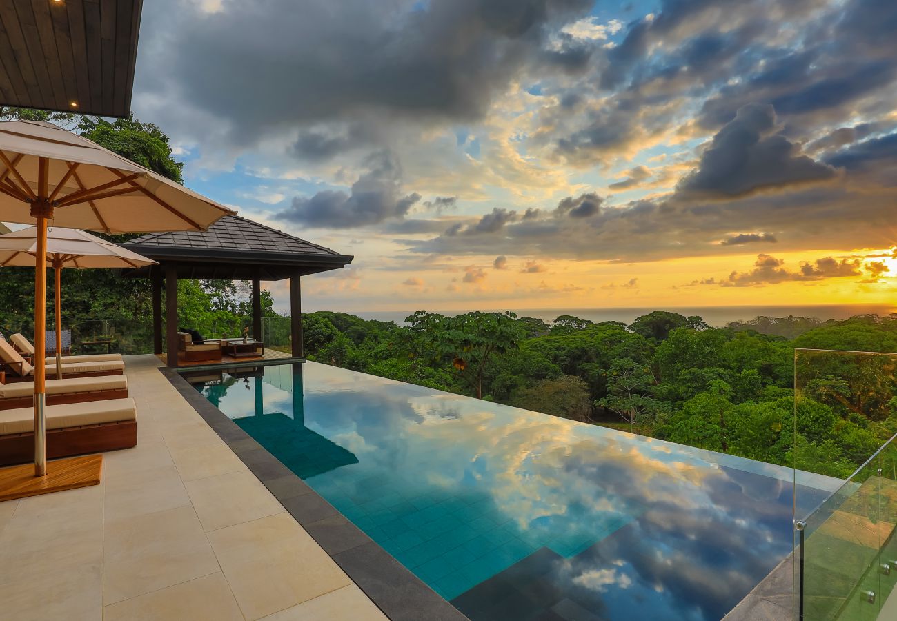 Villa in Bahía Ballena - Dreamy Jungle/Ocean-View Luxury Villa w/ pool