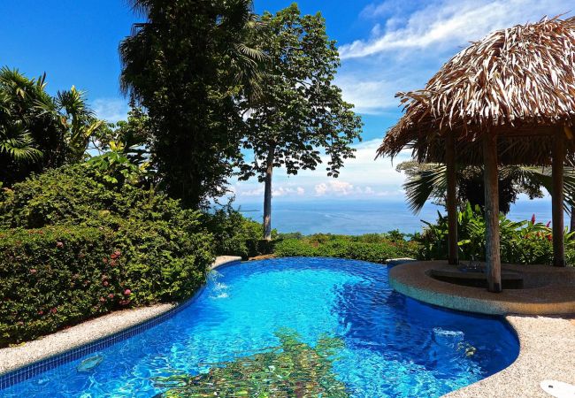 Villa in Bahía Ballena - Villa for 12 Guests: Best Whale's Tail and Ocean Views