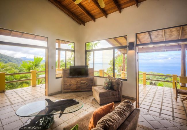 Villa in Bahía Ballena - Villa for 12 Guests: Best Whale's Tail and Ocean Views