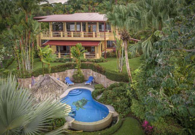 Villa in Bahía Ballena - Villa for 12 Guests: Best Whale's Tail and Ocean Views