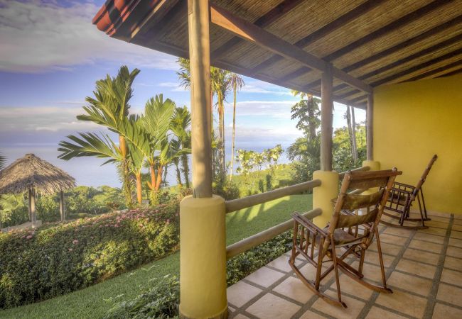 Villa in Uvita - Villa for 12 Guests: Best Whale's Tail and Ocean Views Villa in Uvita - Villa for 12 Guests: Best Whale's Tail and Ocean Views