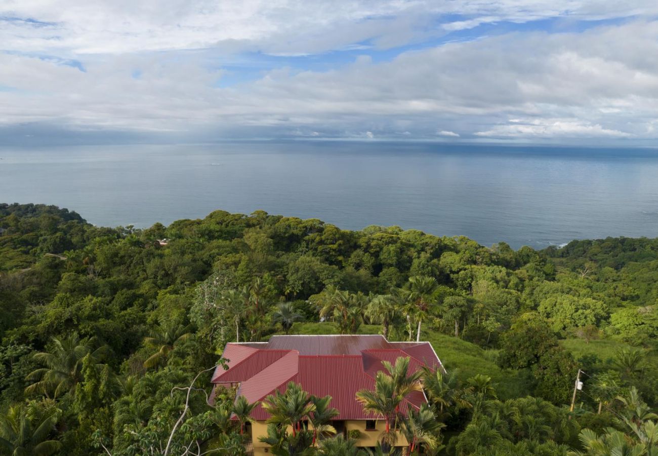 Villa in Bahía Ballena - Villa for 12 Guests: Best Whale's Tail and Ocean Views