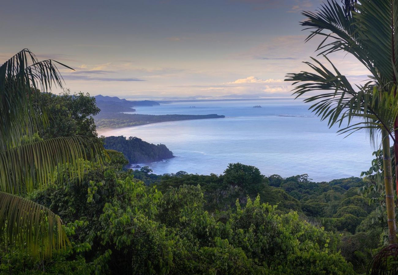 Villa in Bahía Ballena - Villa for 12 Guests: Best Whale's Tail and Ocean Views