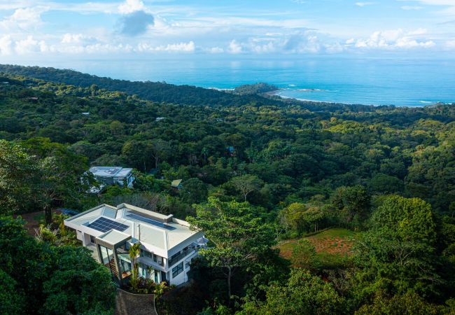 Villa in Bahía Ballena - Casa Amigos - Breathtaking Luxe Ocean View Villa