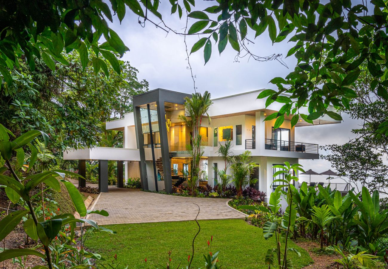 Villa in Bahía Ballena - Casa Amigos - Breathtaking Luxe Ocean View Villa