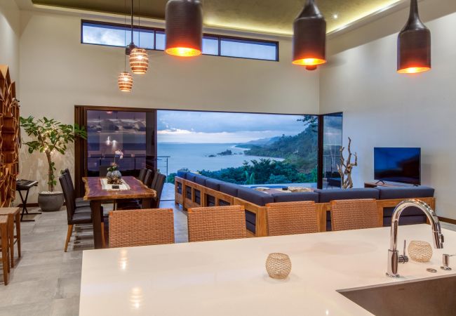 Villa in Dominical - Luxe 4 Bdrm Villa w/Epic OceanView & Infinity Pool Villa in Dominical - Luxe 4 Bdrm Villa w/Epic OceanView & Infinity Pool