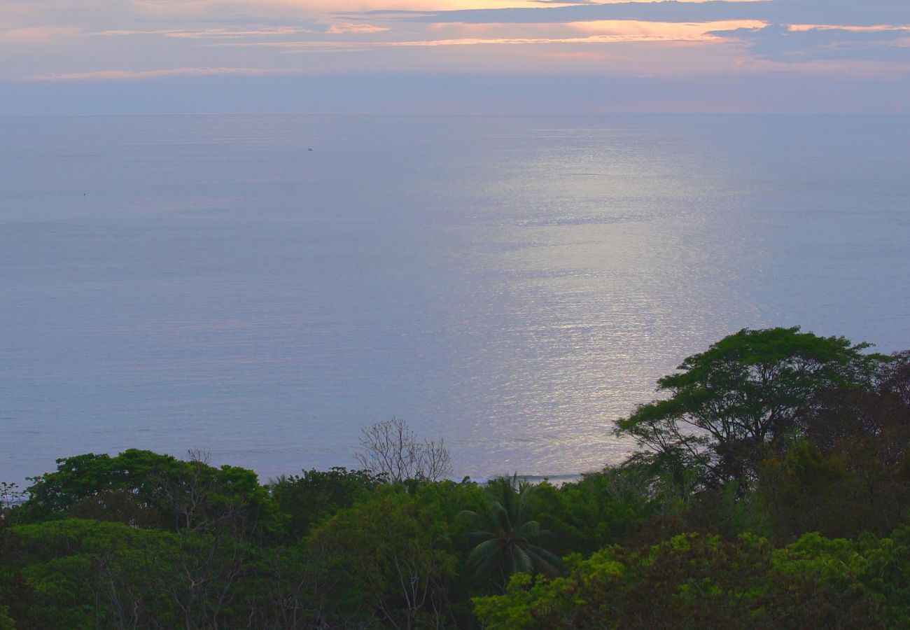 Villa in Bahía Ballena - Luxe 4 Bdrm Villa w/Epic OceanView & Infinity Pool