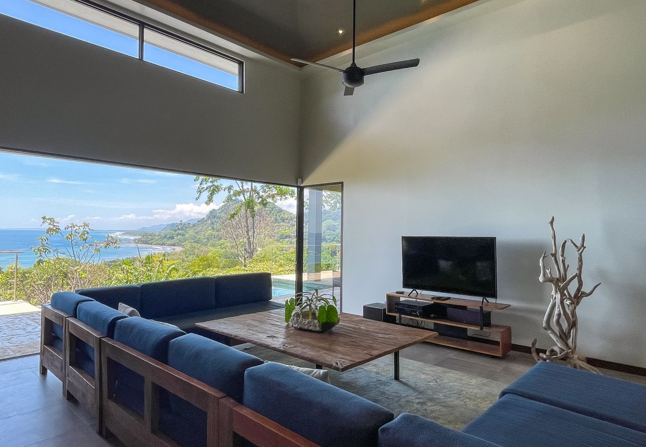 Villa in Bahía Ballena - Luxe 4 Bdrm Villa w/Epic OceanView & Infinity Pool