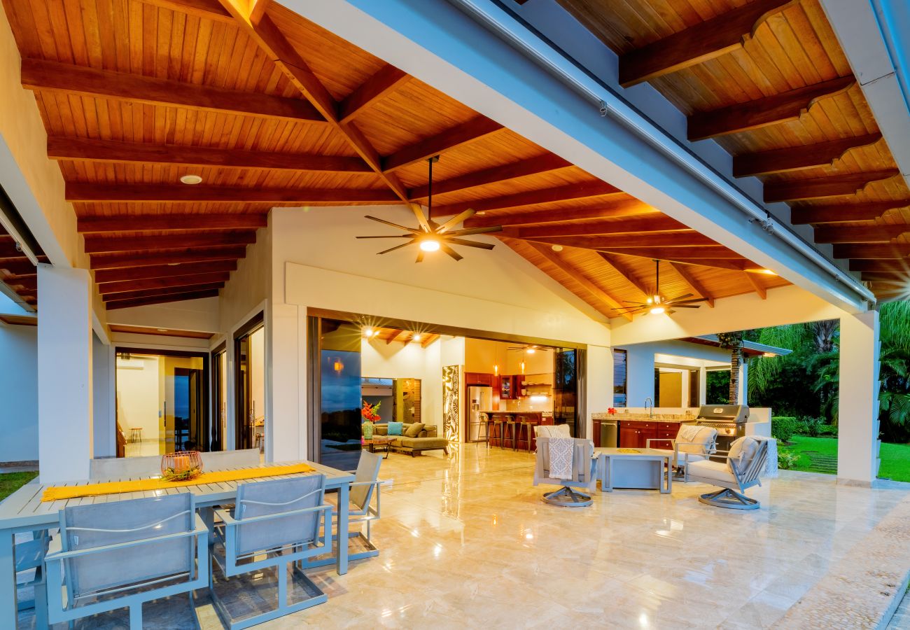 Villa in Ojochal - Casa Hacienda Jaguar