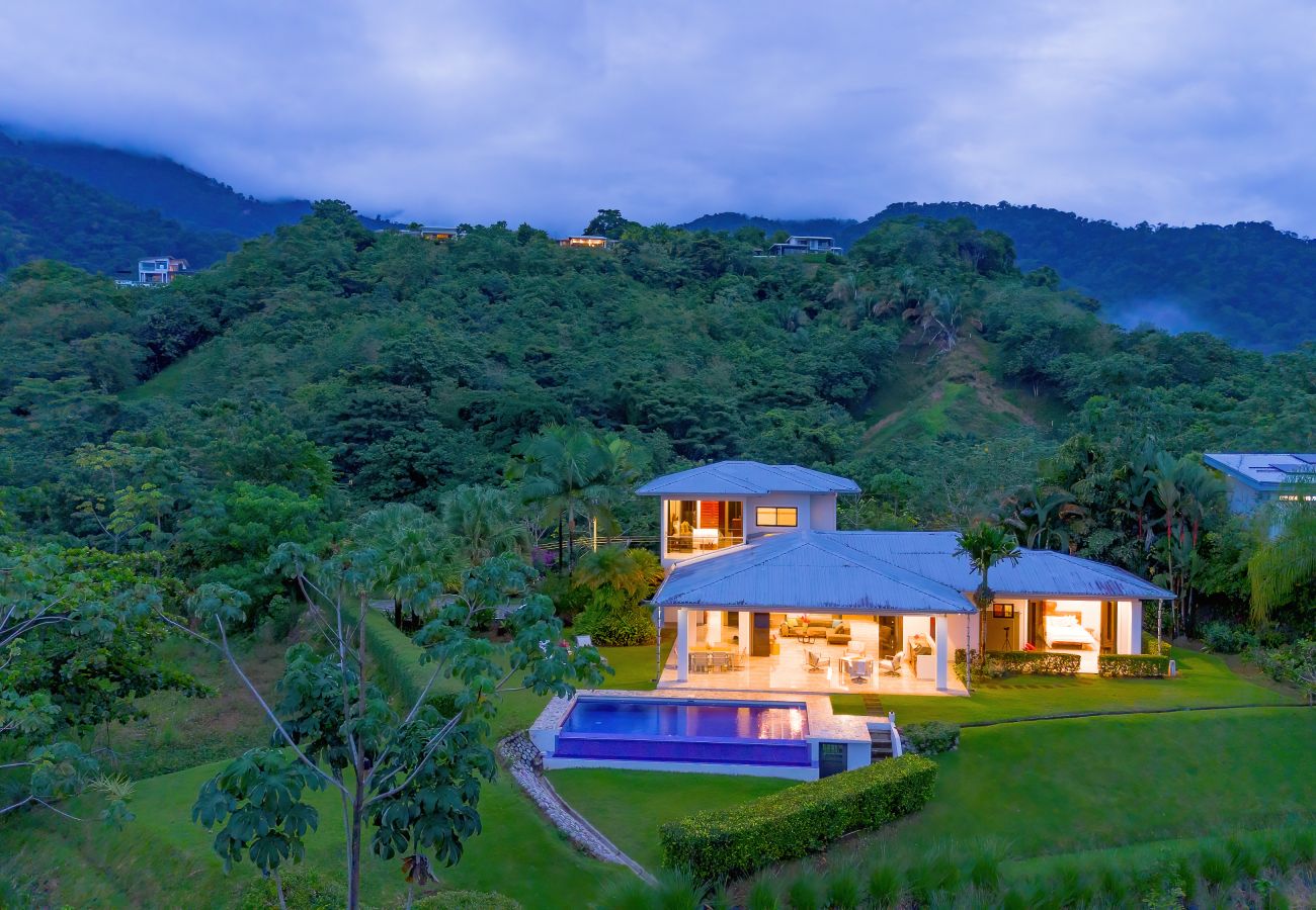 Villa in Ojochal - Casa Hacienda Jaguar
