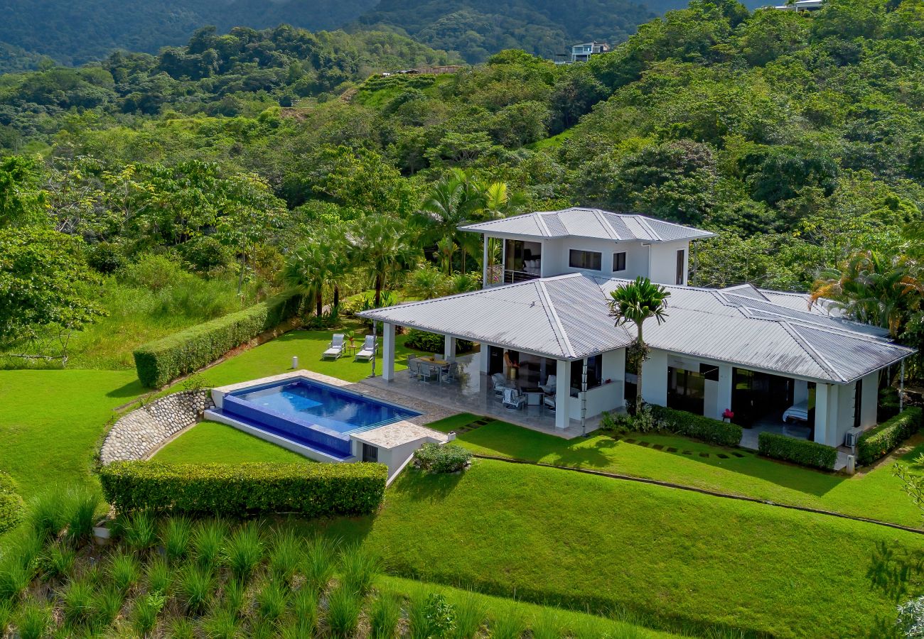 Villa in Ojochal - Casa Hacienda Jaguar