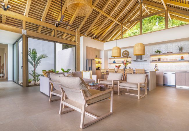 Villa in Dominical - Luxury Jungle Haven ~ Ocean View ~ Infinity Pool! Villa in Dominical - Luxury Jungle Haven ~ Ocean View ~ Infinity Pool!