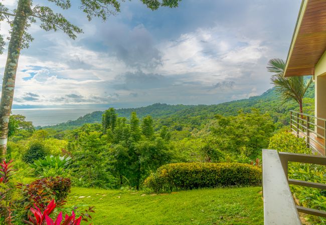 Villa in Dominical - Luxury Jungle Haven ~ Ocean View ~ Infinity Pool! Villa in Dominical - Luxury Jungle Haven ~ Ocean View ~ Infinity Pool!