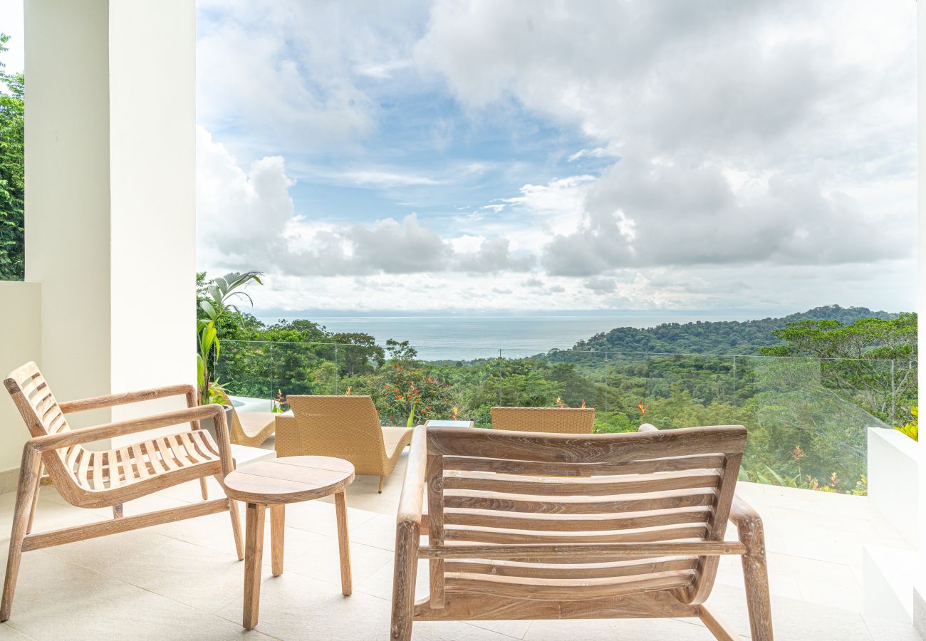 Villa in Bahía Ballena - Oceanview Architectural Masterpiece – 18 Guests