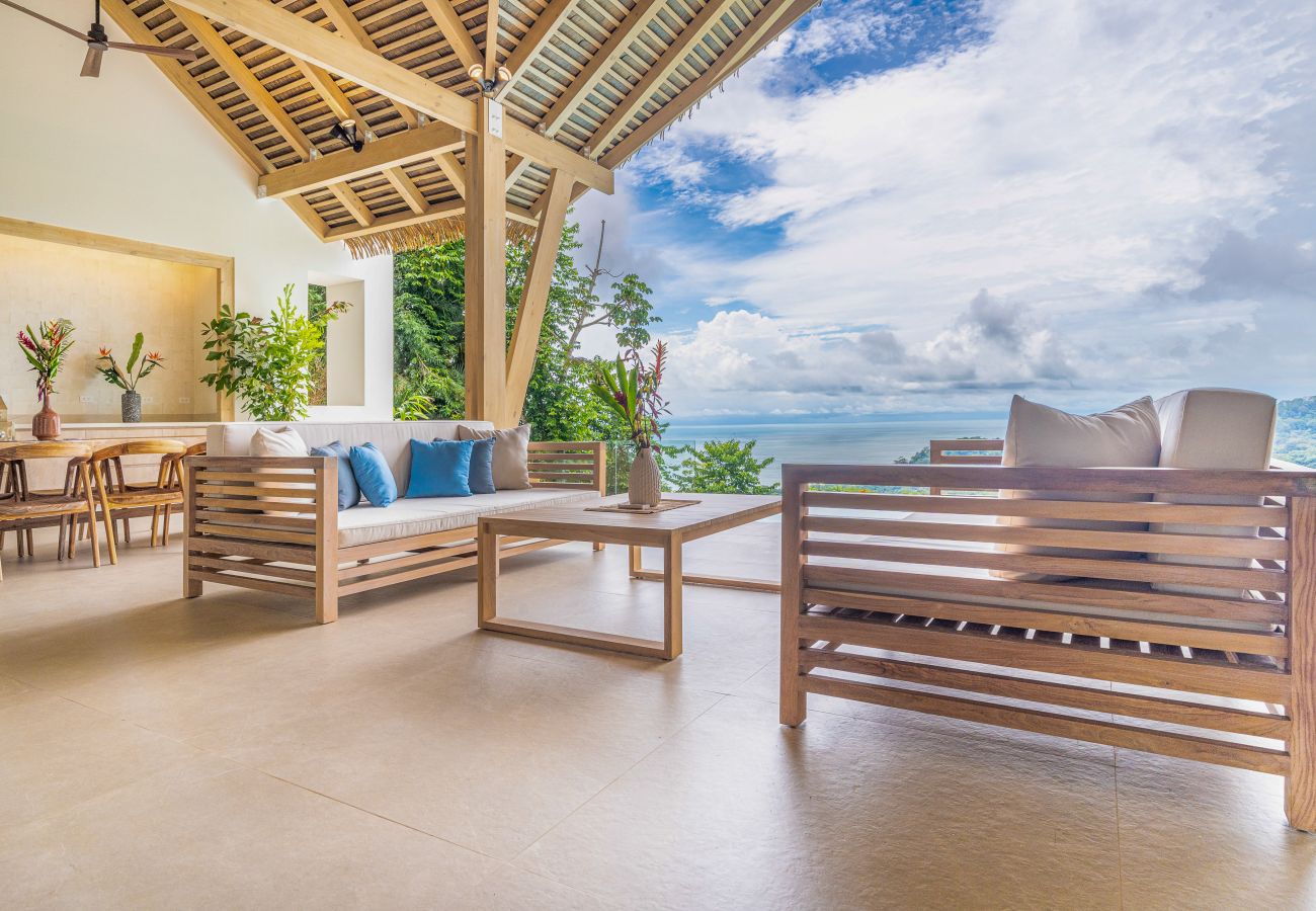 Villa in Bahía Ballena - Luxury Jungle Haven ~ Ocean View ~ Infinity Pool!