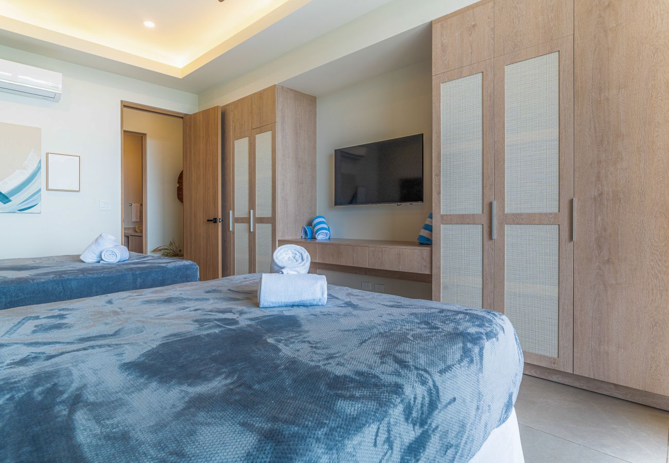 Villa in Bahía Ballena - Luxury Jungle Haven ~ Ocean View ~ Infinity Pool!