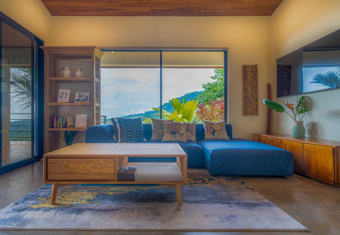 Villa in Bahía Ballena - Luxury Jungle Haven ~ Ocean View ~ Infinity Pool!