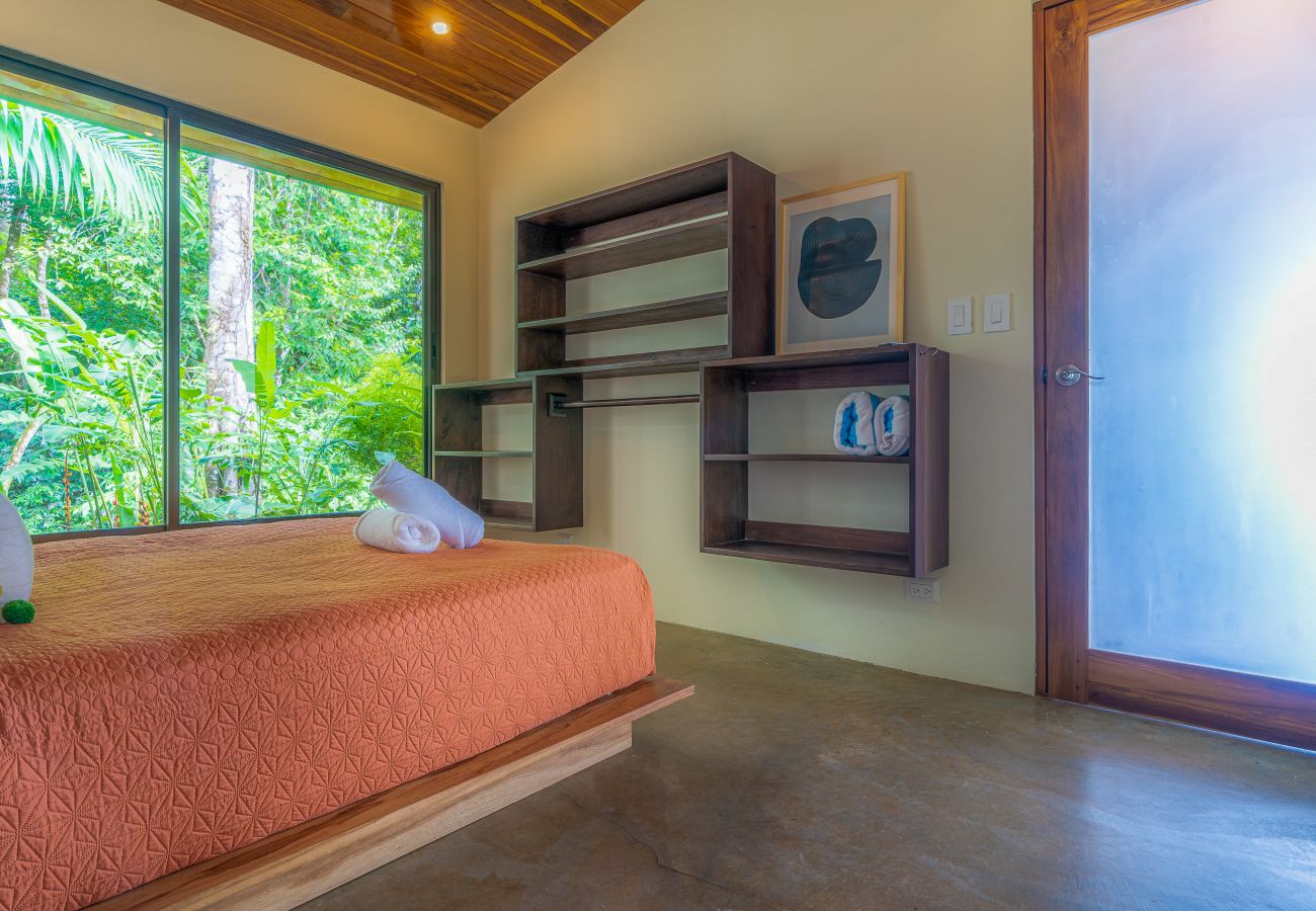 Villa in Bahía Ballena - Luxury Jungle Haven ~ Ocean View ~ Infinity Pool!