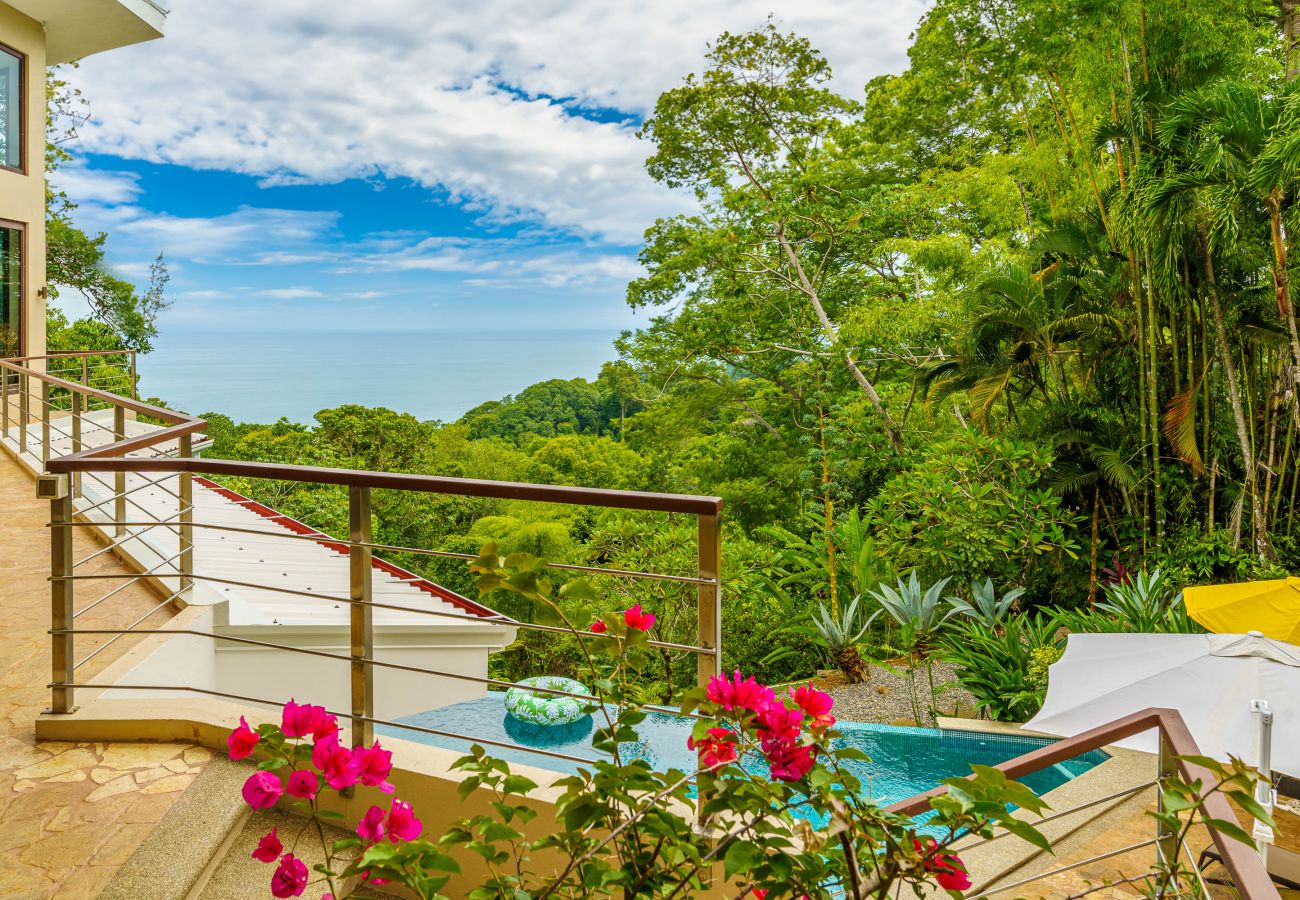 Villa in Bahía Ballena - Colores del Viento Villa: Breathtaking Ocean Views