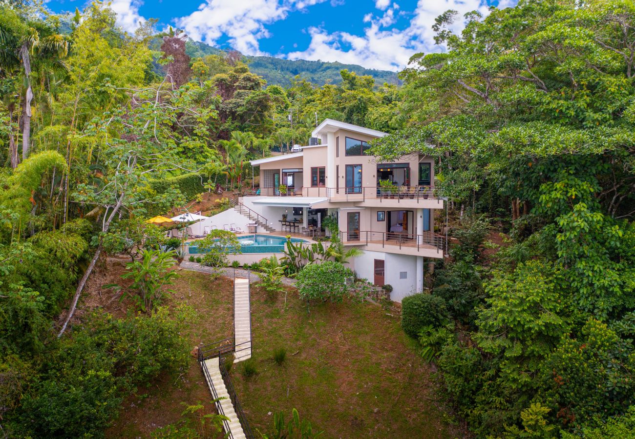 Villa in Bahía Ballena - Colores del Viento Villa: Breathtaking Ocean Views