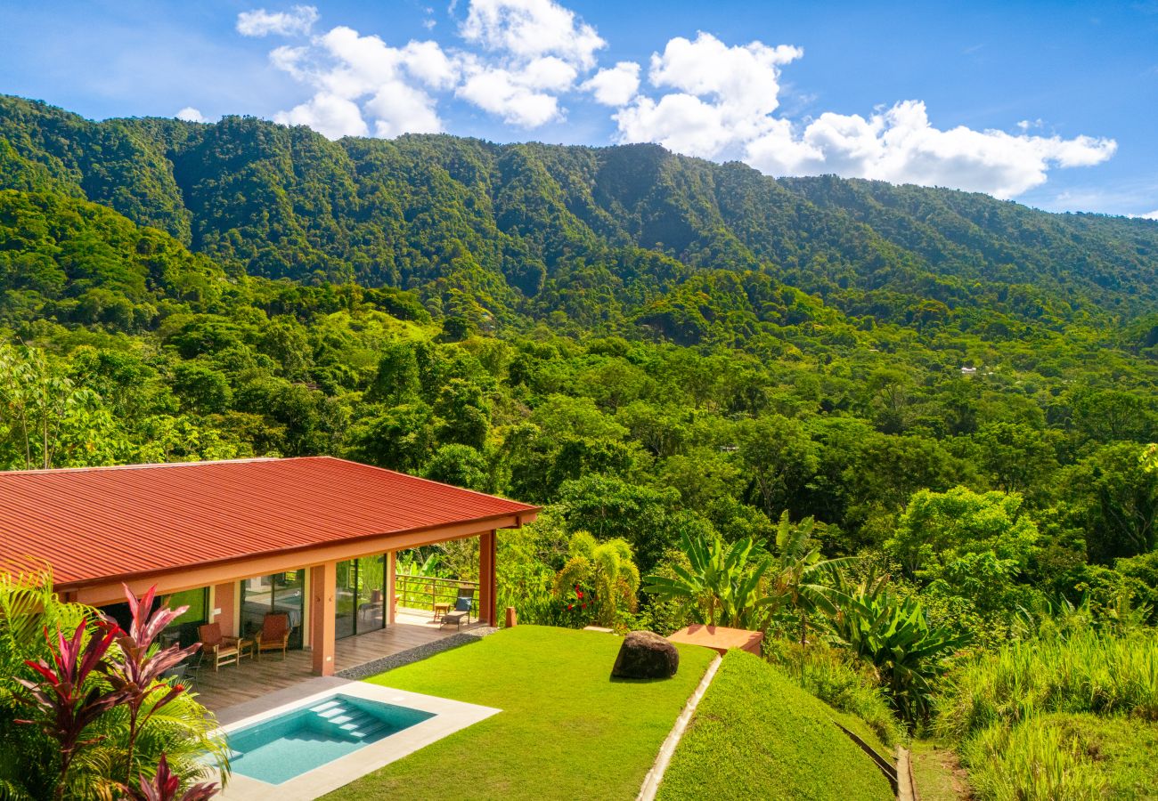 Villa in Ojochal - Unforgettable Stay - Book Brand New Villa Roca