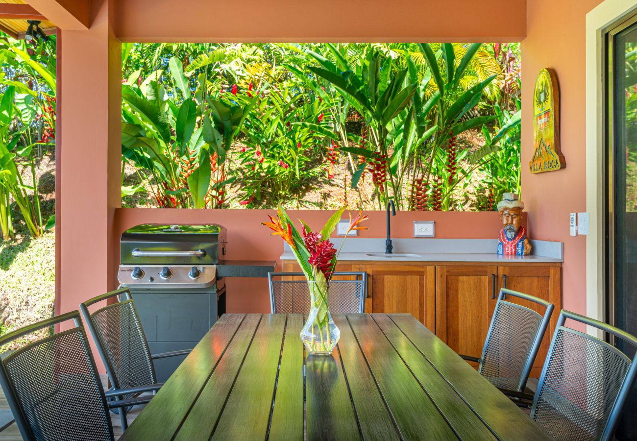 Villa in Ojochal - Unforgettable Stay - Book Brand New Villa Roca