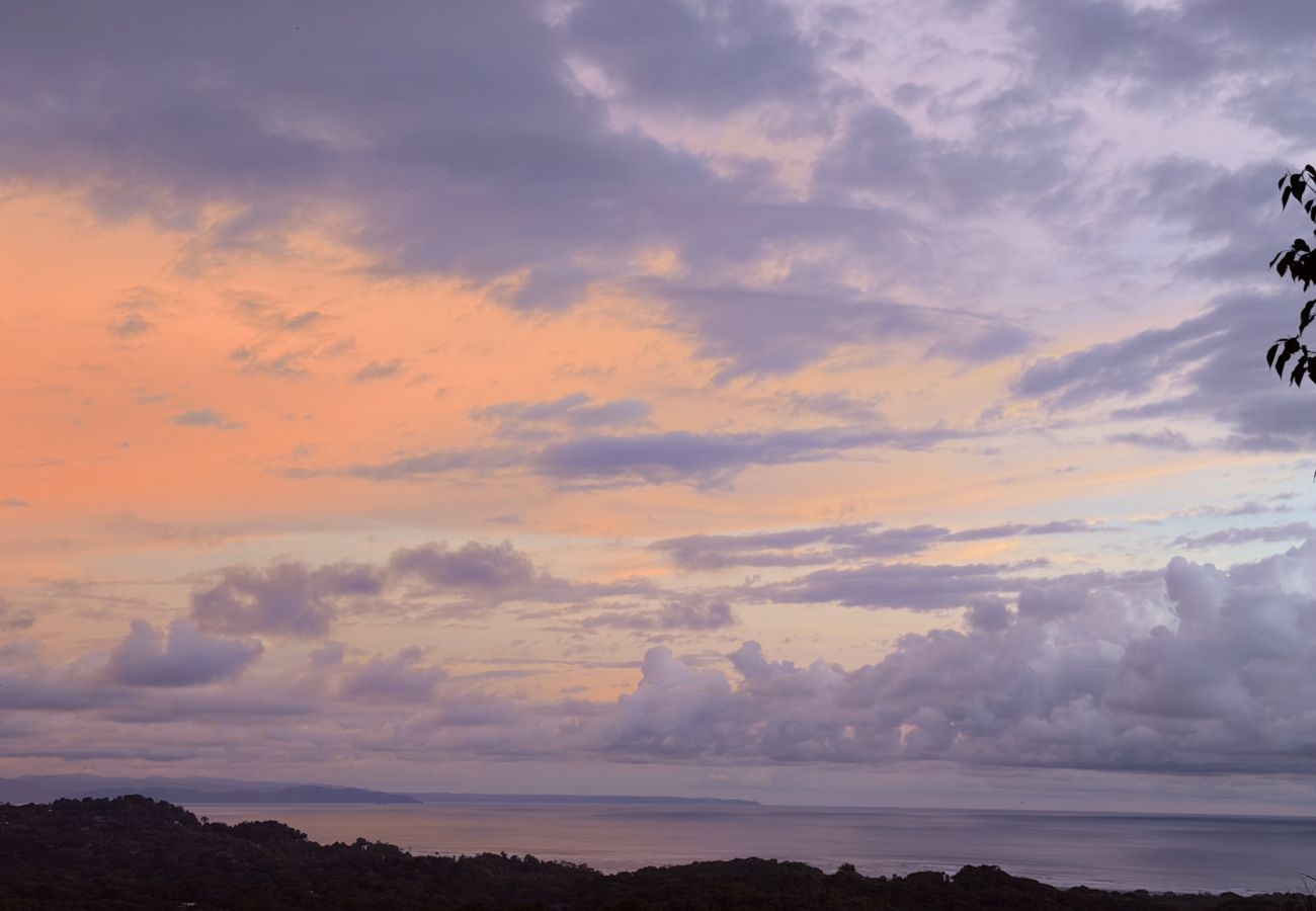 Villa in Ojochal - Epic Ocean-to-Mountain Views | 24/7 Gated Community | Private | Villa Roca 