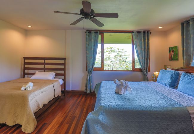 Villa in Quepos - 18 sleep with pool Private Villa Villa in Quepos - 18 sleep with pool Private Villa