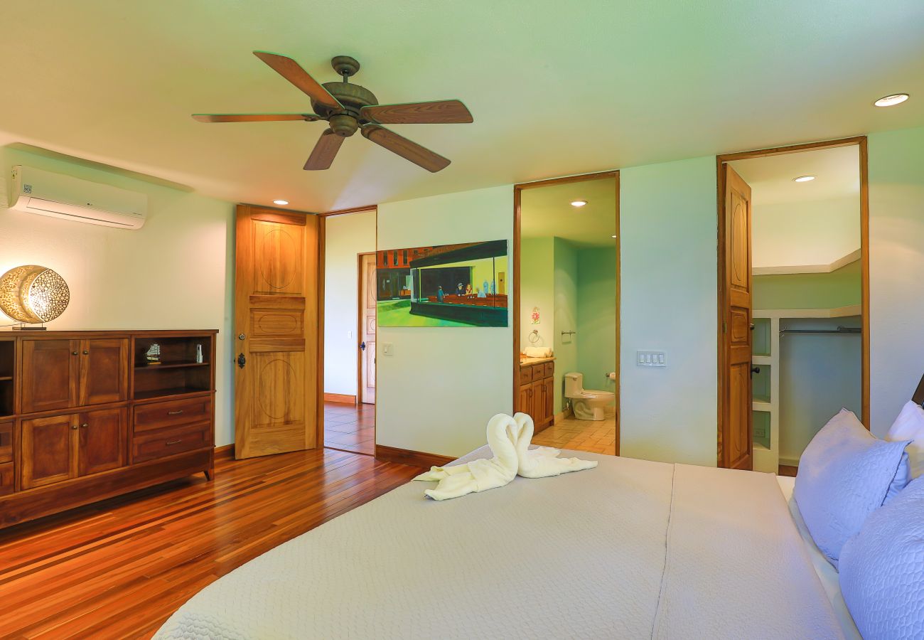 Villa in Quepos - 18 sleep with pool Private Villa