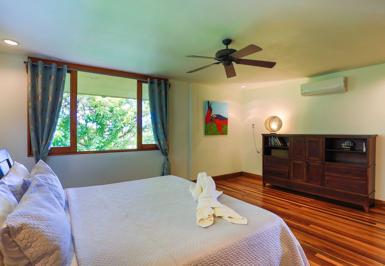 Villa in Quepos - 18 sleep with pool Private Villa