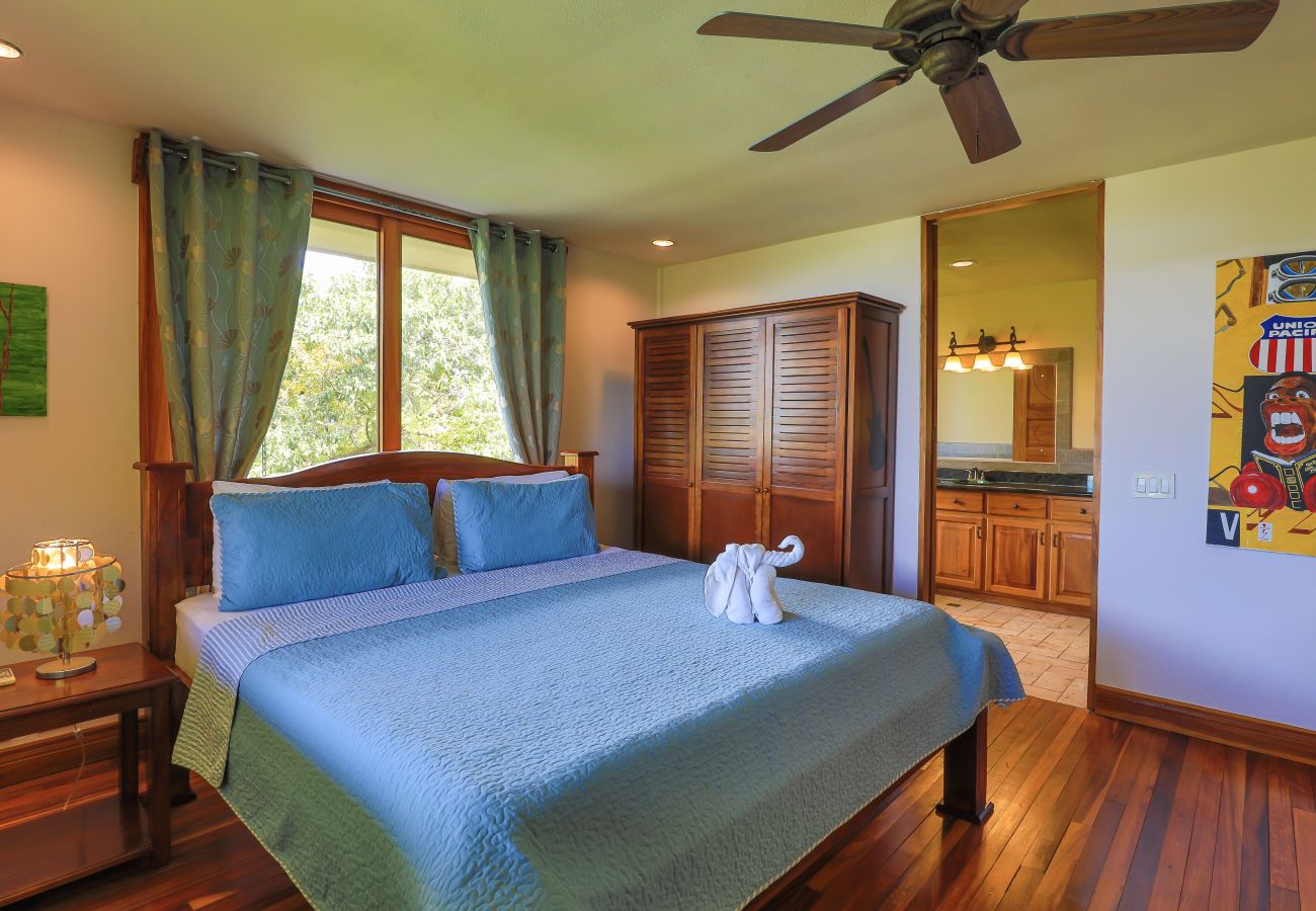 Villa in Quepos - 18 sleep with pool Private Villa