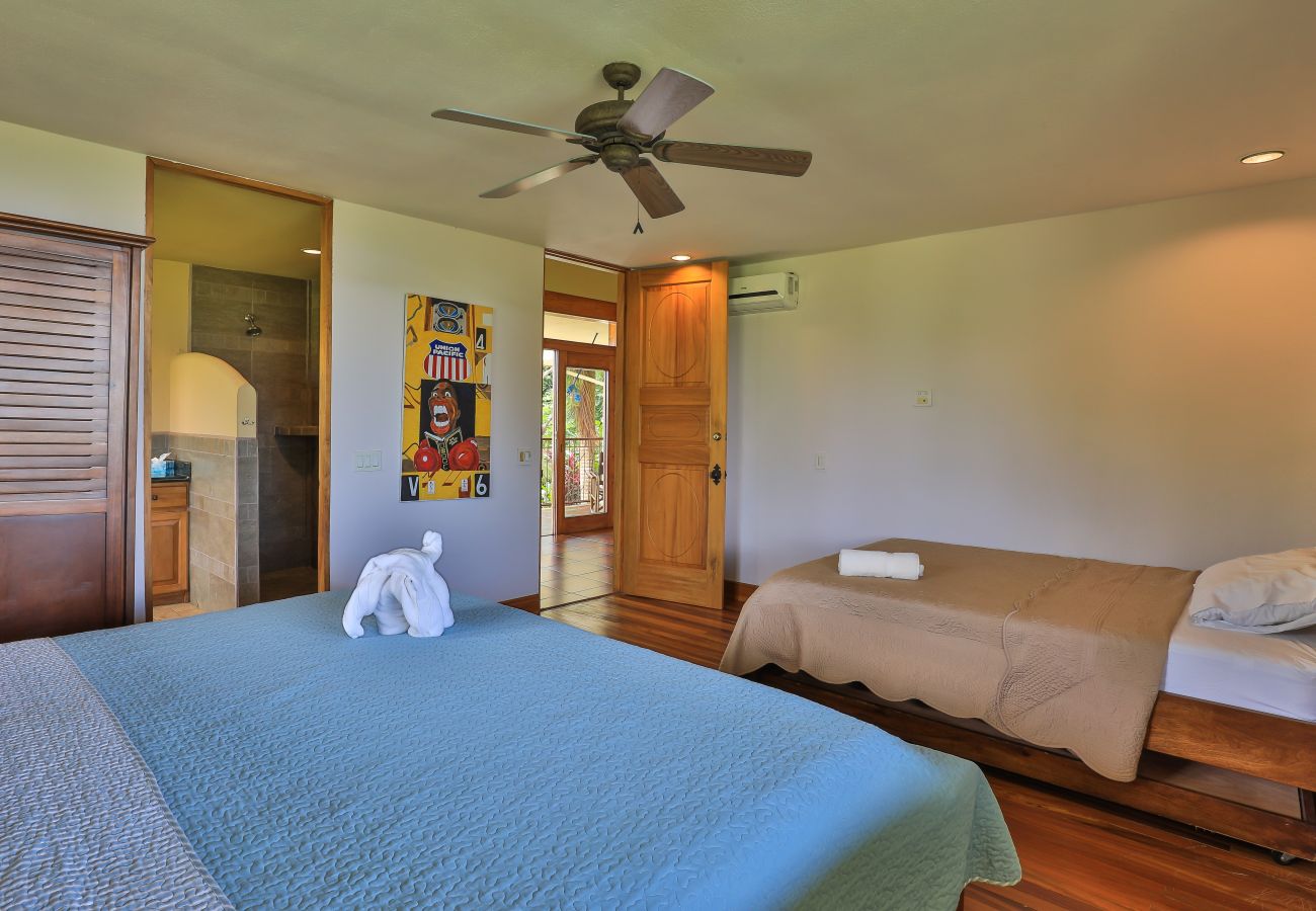 Villa in Quepos - 18 sleep with pool Private Villa