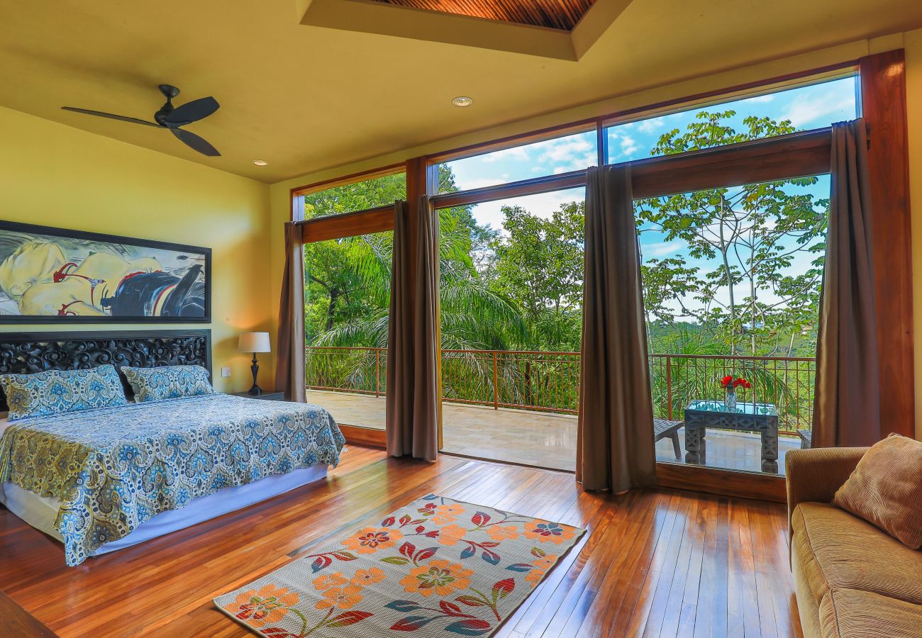 Villa in Quepos - 18 sleep with pool Private Villa