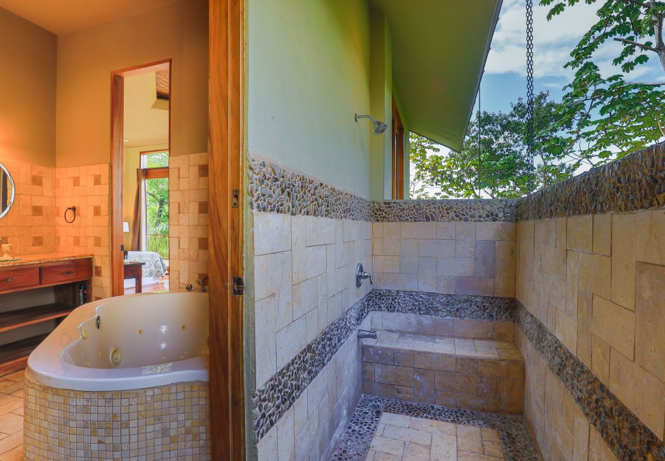 Villa in Quepos - 18 sleep with pool Private Villa