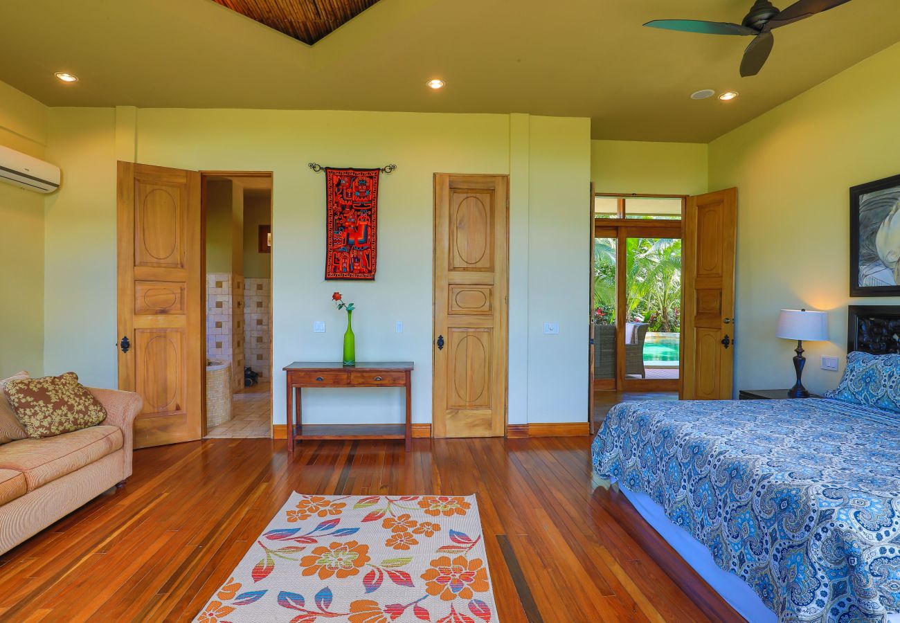 Villa in Quepos - 18 sleep with pool Private Villa